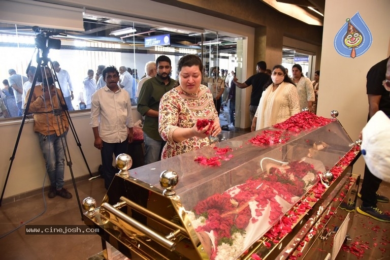 Celebs Pay Condolences to Superstar Krishna  - 14 / 97 photos