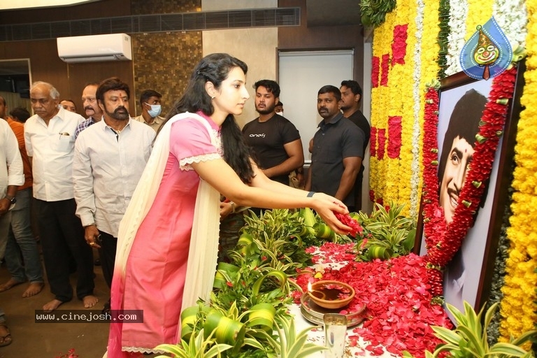 Celebs Pay Condolences to Superstar Krishna  - 17 / 97 photos