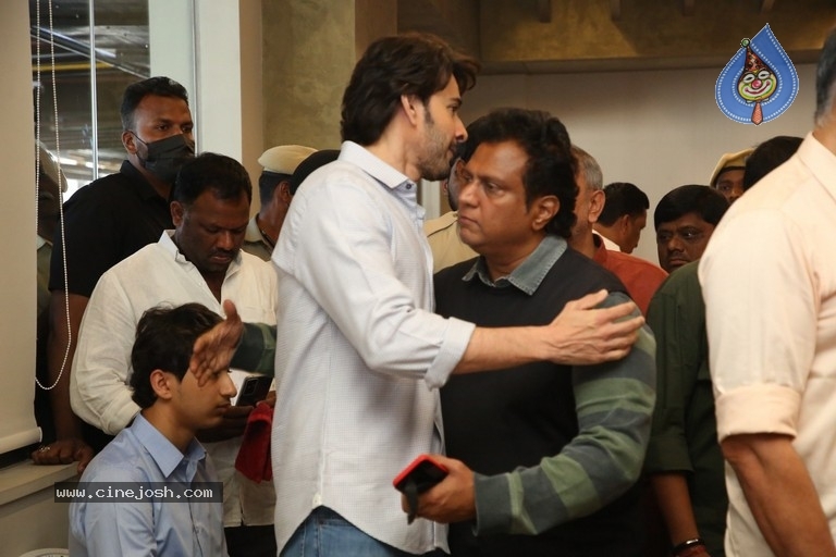 Celebs Pay Condolences to Superstar Krishna  - 20 / 97 photos