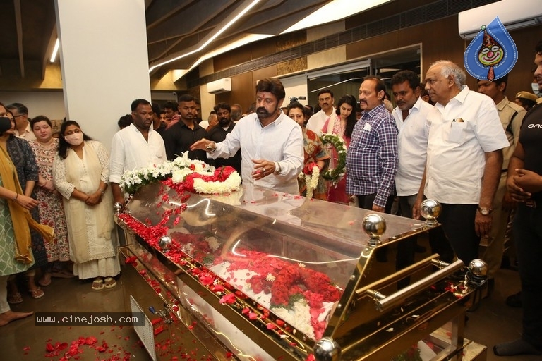 Celebs Pay Condolences to Superstar Krishna  - 22 / 97 photos