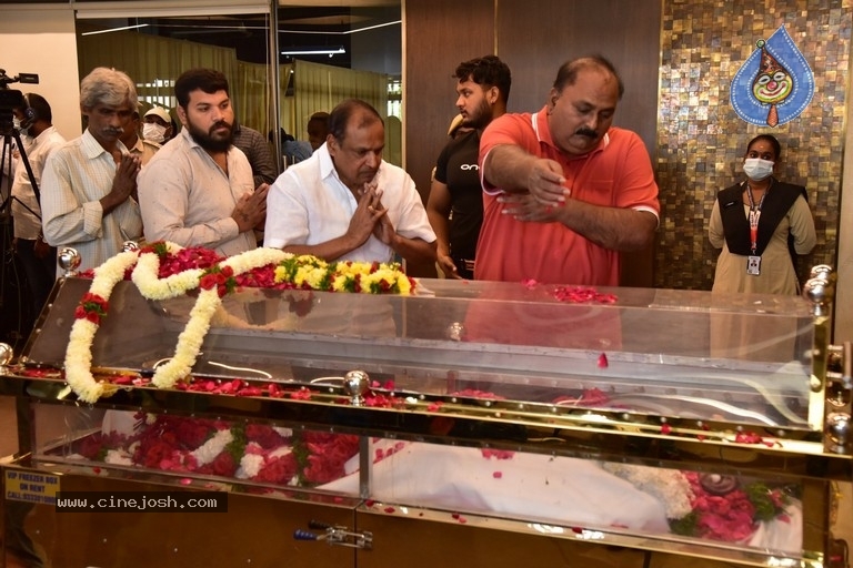 Celebs Pay Condolences to Superstar Krishna  - 23 / 97 photos