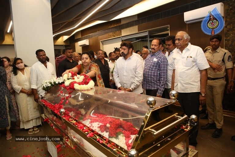 Celebs Pay Condolences to Superstar Krishna  - 27 / 97 photos