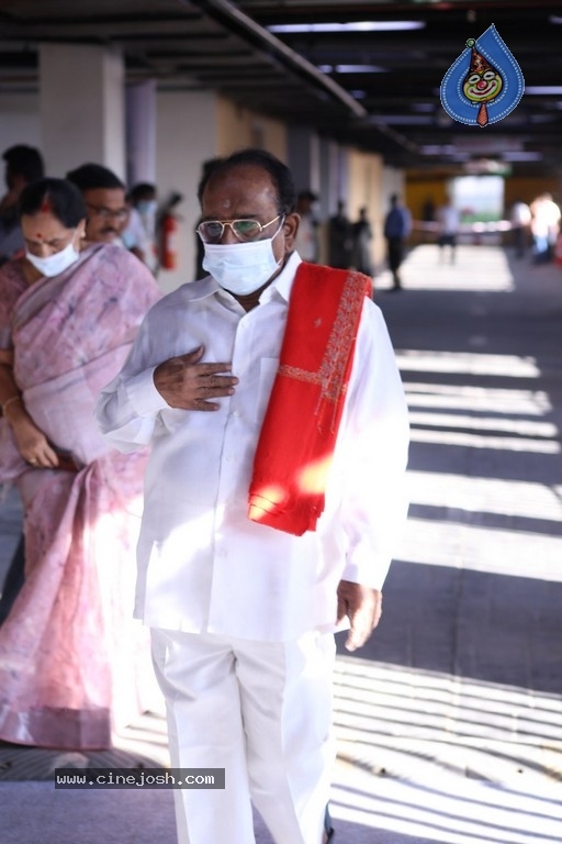 Celebs Pay Condolences to Superstar Krishna  - 29 / 97 photos