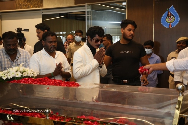 Celebs Pay Condolences to Superstar Krishna  - 30 / 97 photos