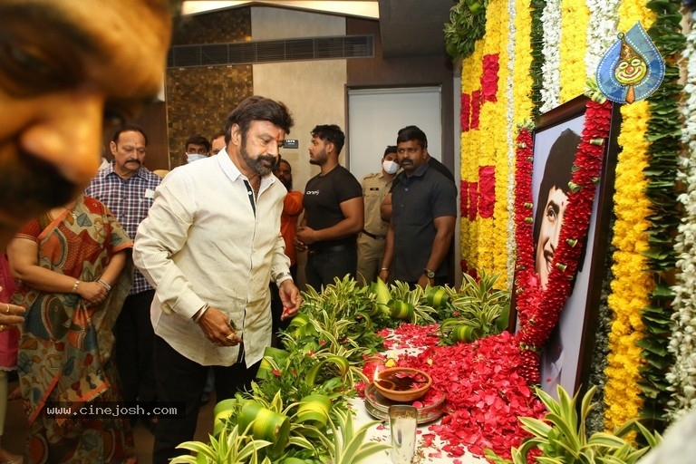 Celebs Pay Condolences to Superstar Krishna  - 40 / 97 photos