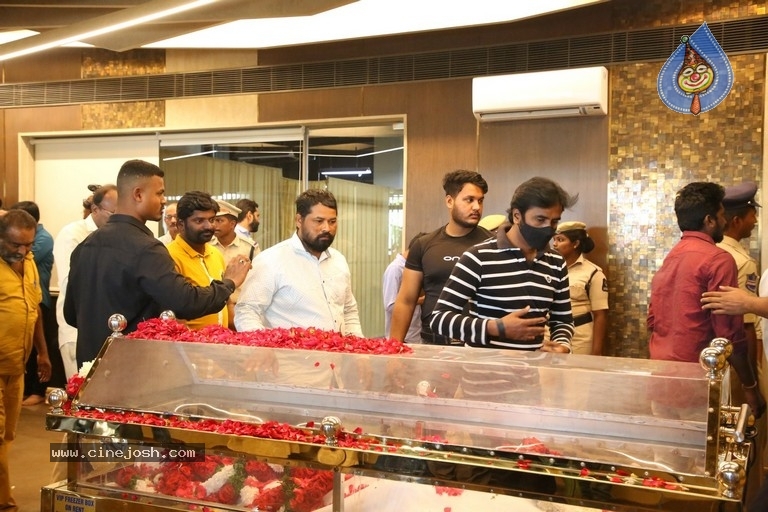 Celebs Pay Condolences to Superstar Krishna  - 51 / 97 photos