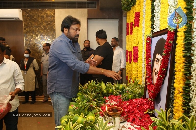 Celebs Pay Condolences to Superstar Krishna  - 63 / 97 photos