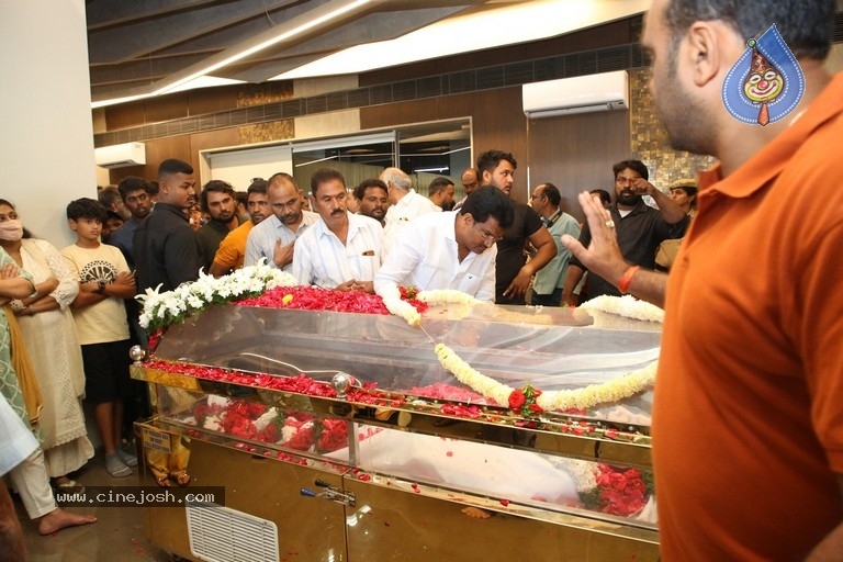 Celebs Pay Condolences to Superstar Krishna  - 65 / 97 photos