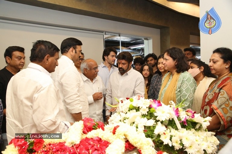 Celebs Pay Condolences to Superstar Krishna  - 68 / 97 photos