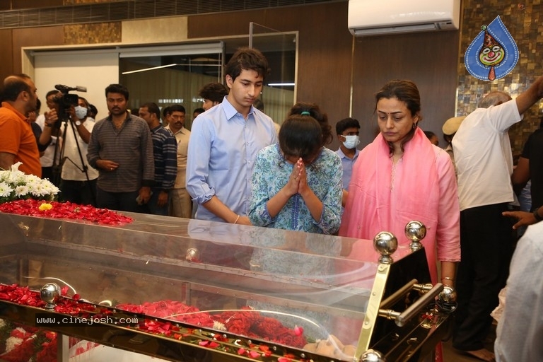 Celebs Pay Condolences to Superstar Krishna  - 70 / 97 photos