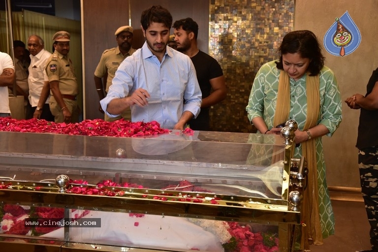 Celebs Pay Condolences to Superstar Krishna  - 72 / 97 photos