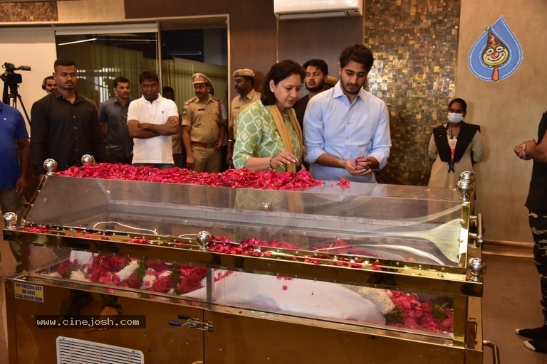 Celebs Pay Condolences to Superstar Krishna  - 91 / 97 photos