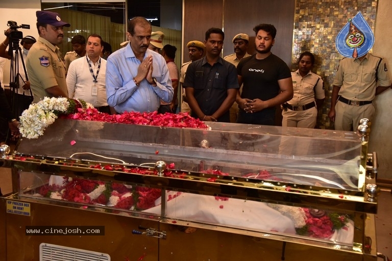 Celebs Pay Condolences to Superstar Krishna  - 95 / 97 photos