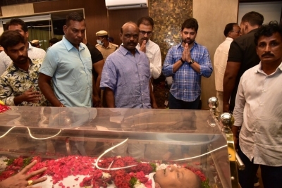 Superstar Krishna final rites - 24 of 63