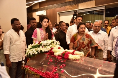 Superstar Krishna final rites - 18 of 63