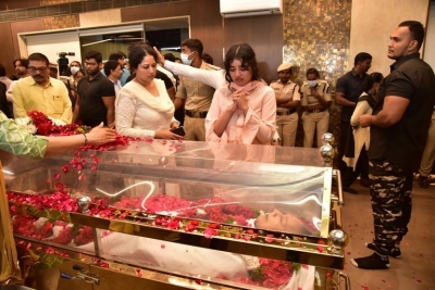 Superstar Krishna final rites - 28 of 63