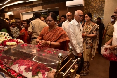 Superstar Krishna final rites - 35 of 63