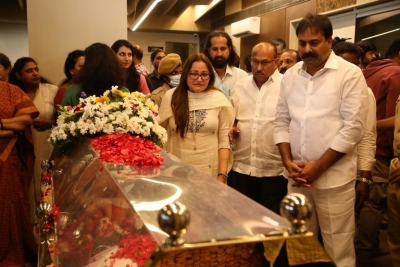 Superstar Krishna final rites - 39 of 63