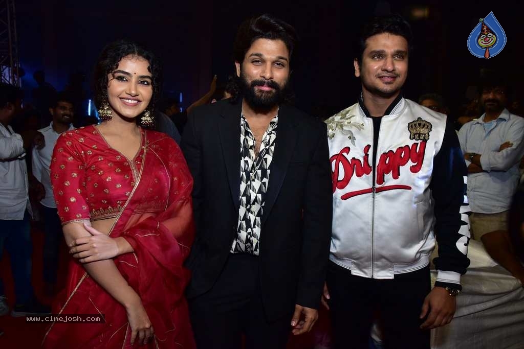18 Pages Movie Pre Release Event - 7 / 42 photos