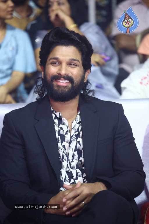 18 Pages Movie Pre Release Event - 42 / 42 photos