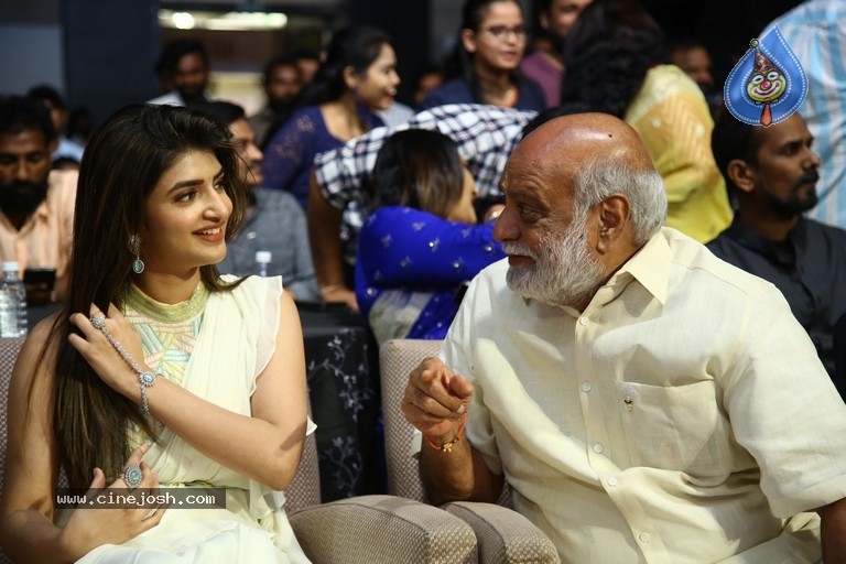 Dhamaka Pre Release Event Photos - 9 / 52 photos