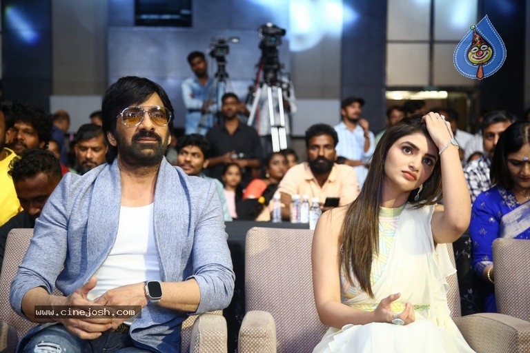 Dhamaka Pre Release Event Photos - 18 / 52 photos