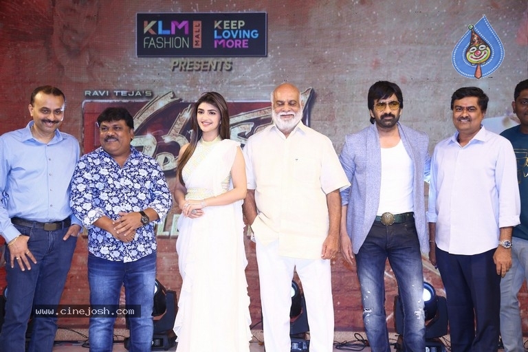Dhamaka Pre Release Event Photos - 28 / 52 photos