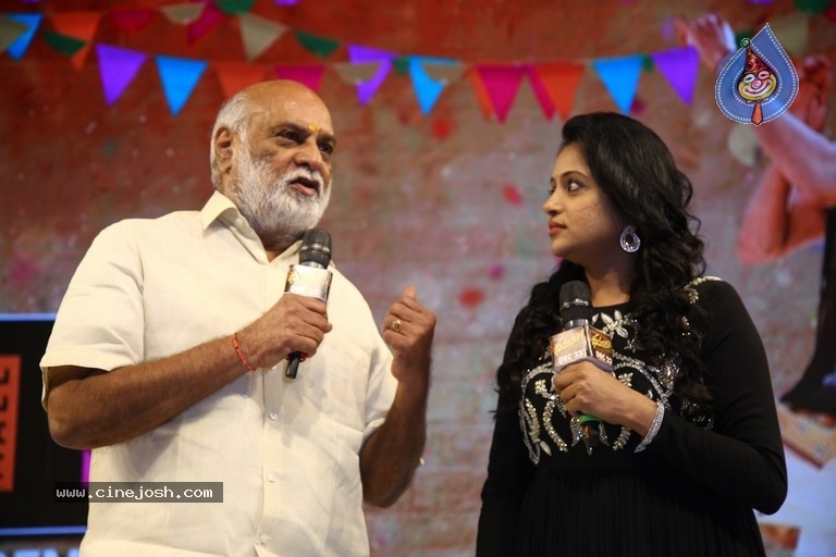 Dhamaka Pre Release Event Photos - 35 / 52 photos