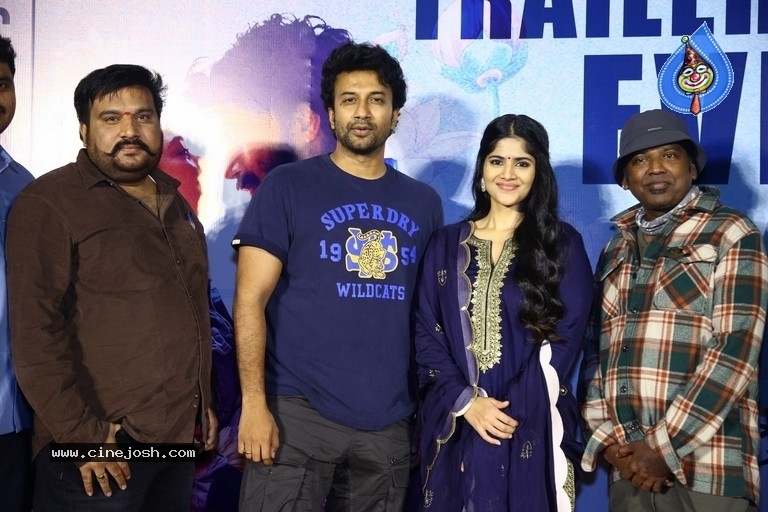 Gurthunda Seethakalam Pre Release Event - 7 / 17 photos