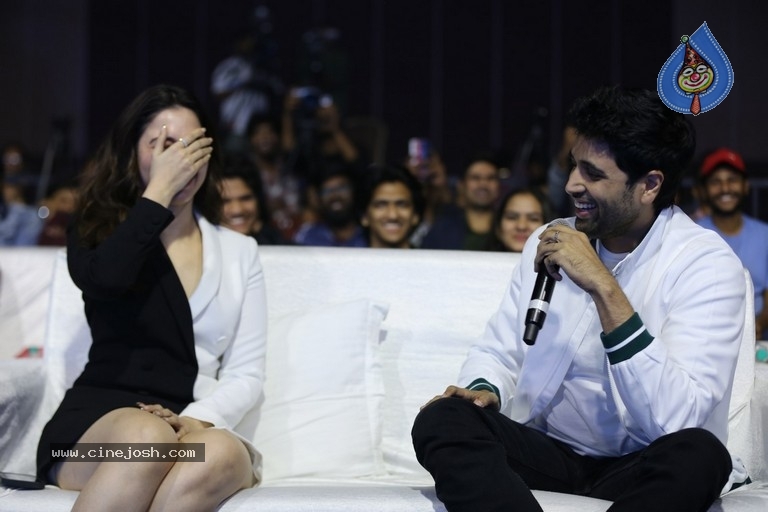 Gurthunda Seethakalam Pre Release Event - 9 / 42 photos