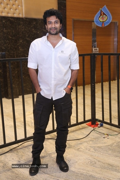 Gurthunda Seethakalam Pre Release Event - 27 / 42 photos