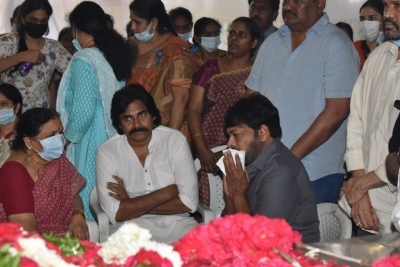Celebrities condolences Kaikala Satyanarayana - 9 of 38