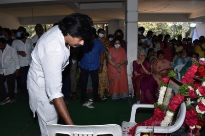 Celebrities condolences Kaikala Satyanarayana - 16 of 38