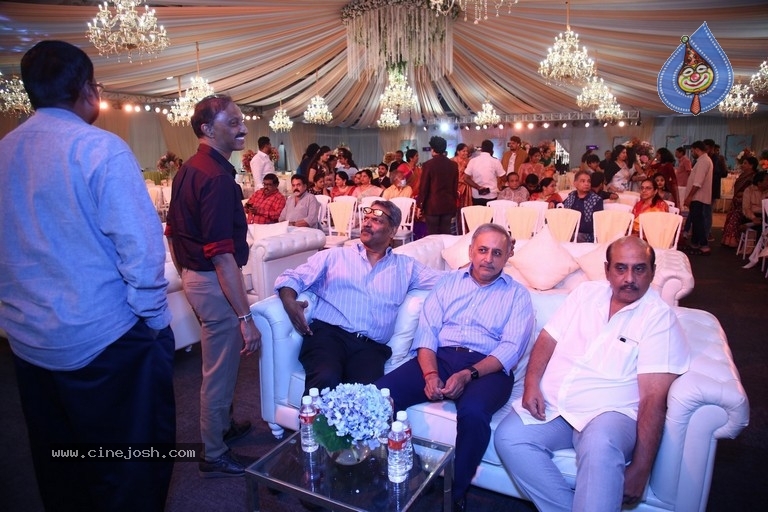 Neelima Guna & Ravi Prakhya Wedding Reception - 19 / 29 photos