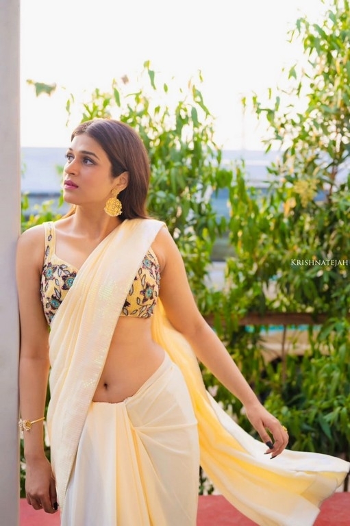 Shraddha Das Stills - 5 / 8 photos