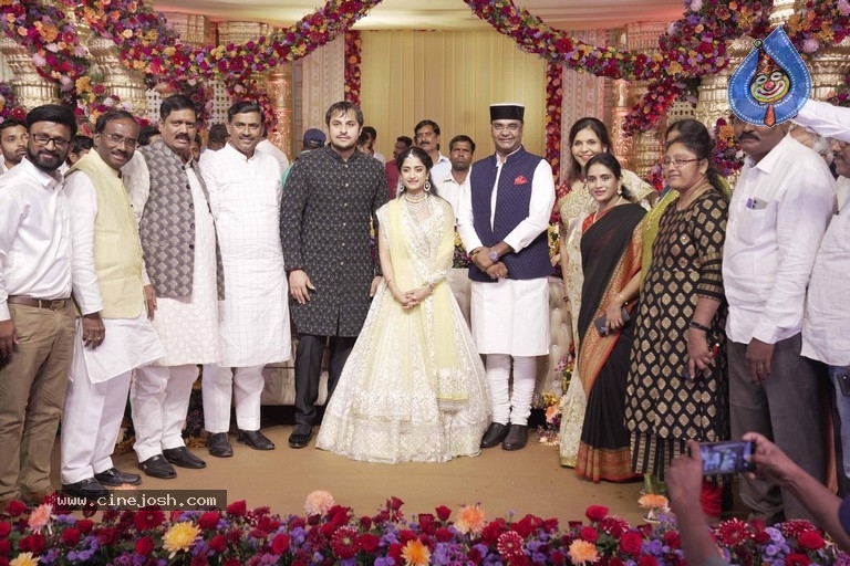 Vishwajith and Rishika Wedding Reception - 11 / 20 photos