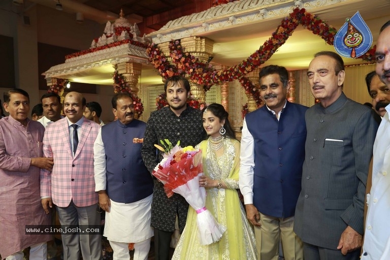 Vishwajith and Rishika Wedding Reception - 14 / 20 photos