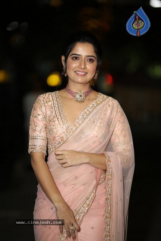 Ashika Ranganath Photos - 15 / 21 photos