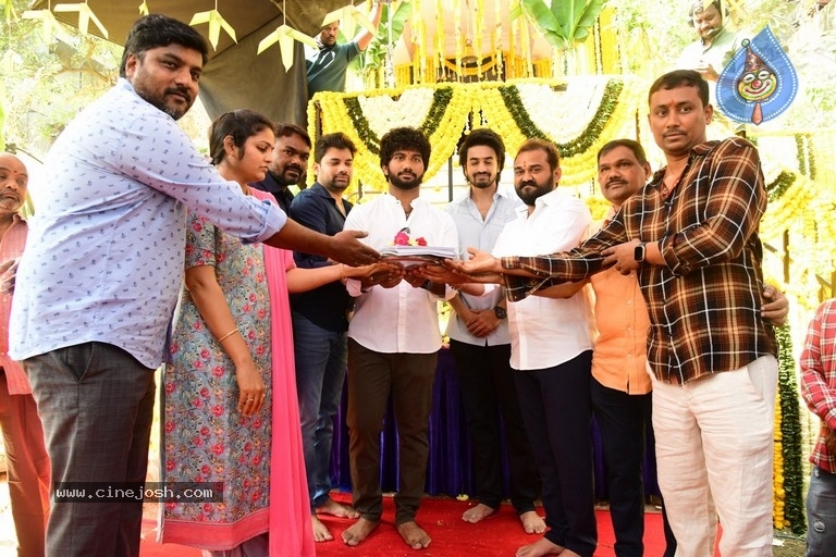 Sri Lalithambika Production No1 Movie Opening - 22 / 39 photos