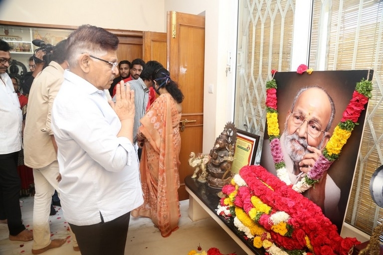 Celebs Pay Condolences to K.Viswanath - 11 / 55 photos
