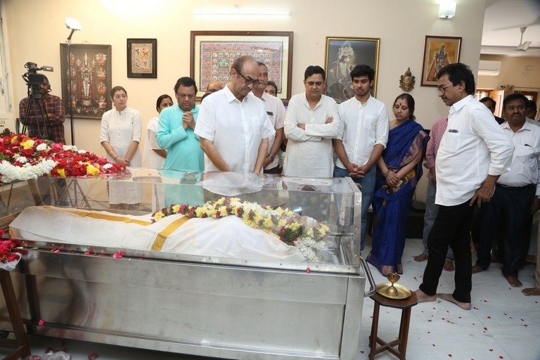 Celebs Pay Condolences to K.Viswanath - 12 / 55 photos