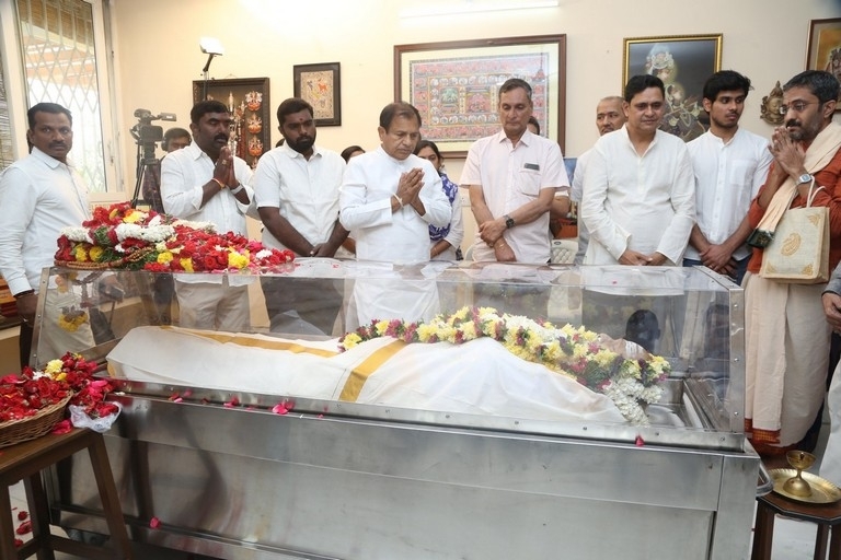Celebs Pay Condolences to K.Viswanath - 19 / 55 photos
