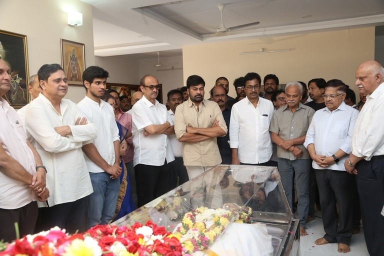 Celebs Pay Condolences to K.Viswanath - 21 / 55 photos