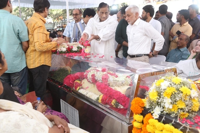 Celebs Pay Final Respect to Taraka Rathna - 60 / 104 photos