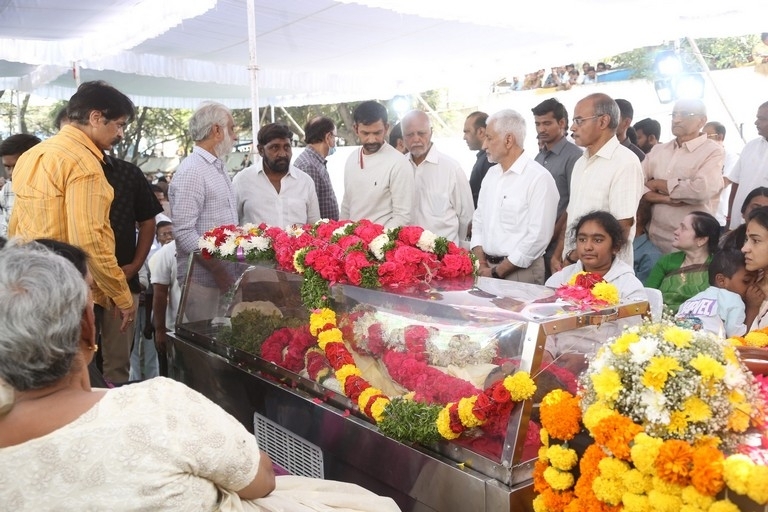 Celebs Pay Final Respect to Taraka Rathna - 93 / 104 photos