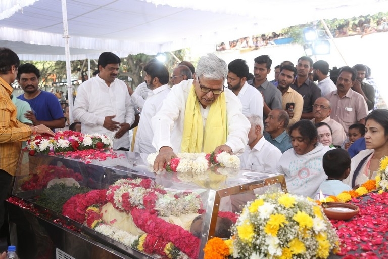 Celebs Pay Final Respect to Taraka Rathna - 95 / 104 photos
