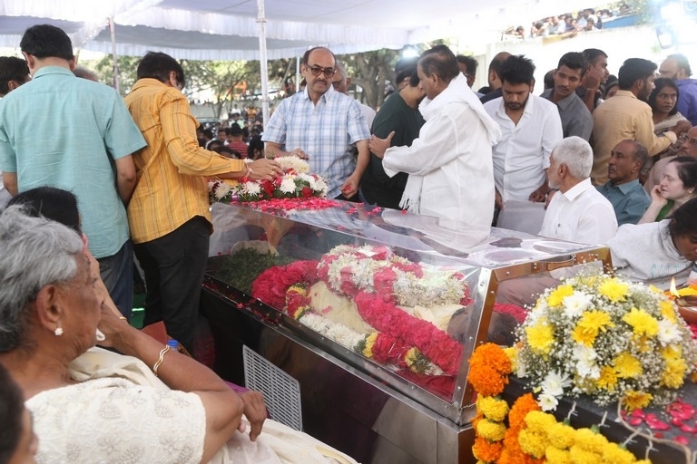 Celebs Pay Final Respect to Taraka Rathna - 102 / 104 photos