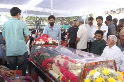 Celebs Pay Final Respect to Taraka Rathna - 7 of 104