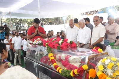 Celebs Pay Final Respect to Taraka Rathna - 8 of 104