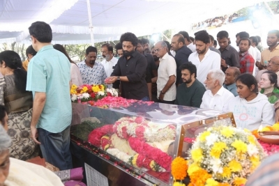 Celebs Pay Final Respect to Taraka Rathna - 15 of 104